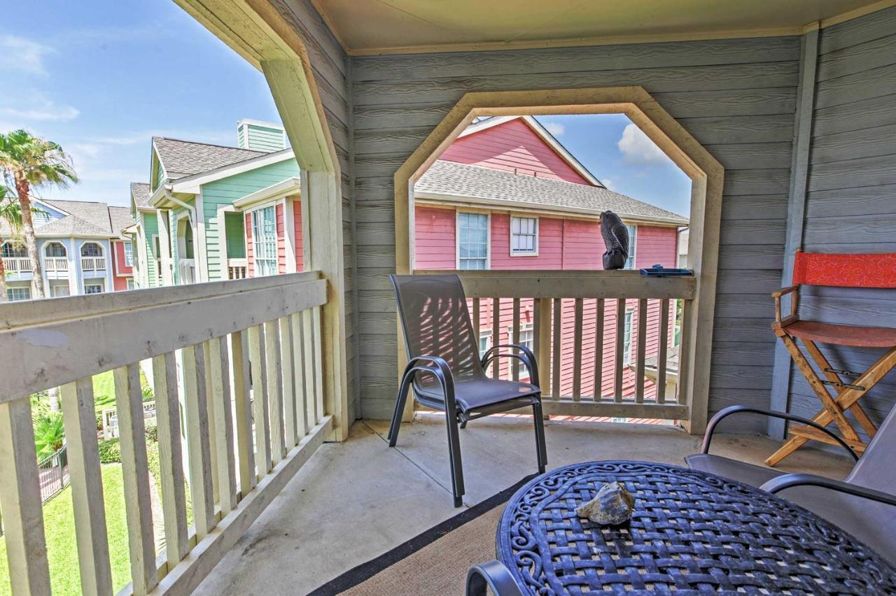 Colorful Galveston Retreat Steps From Beach And Pool Exteriör bild